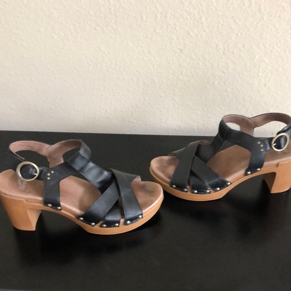 Dansko Women's Black Daniela Sandal (Size 41, US 10/10.5) - Picture 6 of 6